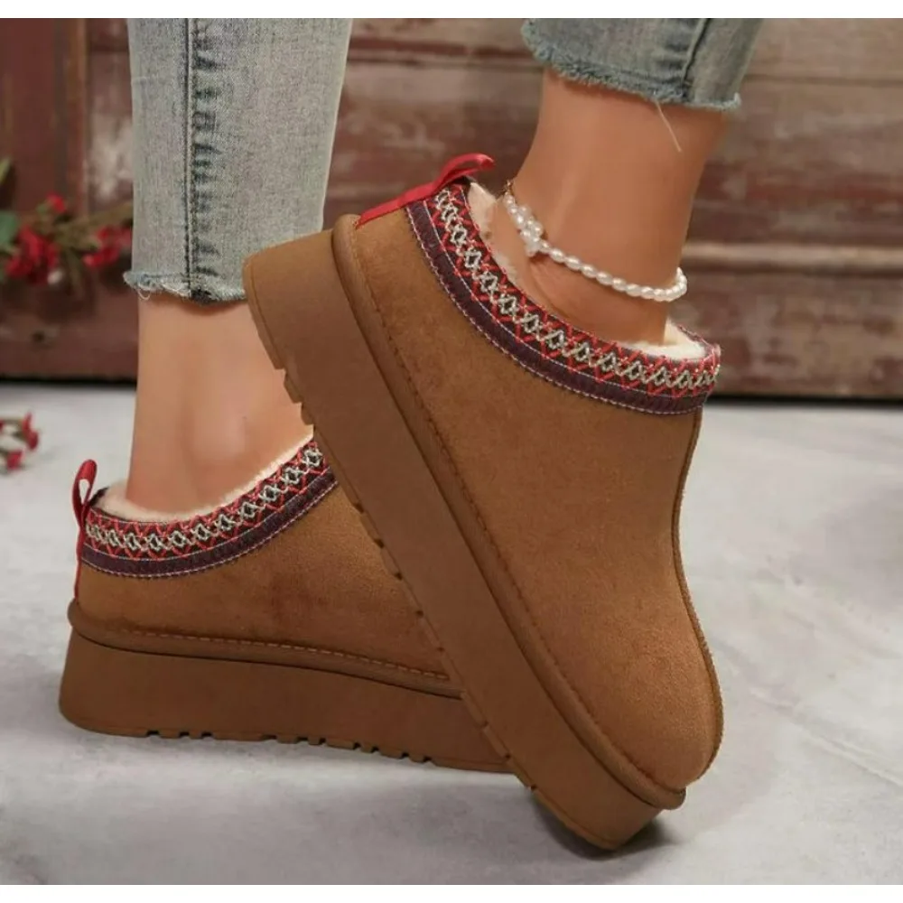New Ankle Flats Platform Women Snow Boots Suede Plush Warm Winter New Thick Fashion Shoes Chelsea Women Boots Plus Size 43
New Ankle Flats Platform Women Snow Boots Suede Plush Warm Winter New Thick Fashion Shoes Chelsea Women Boots Plus Size 43