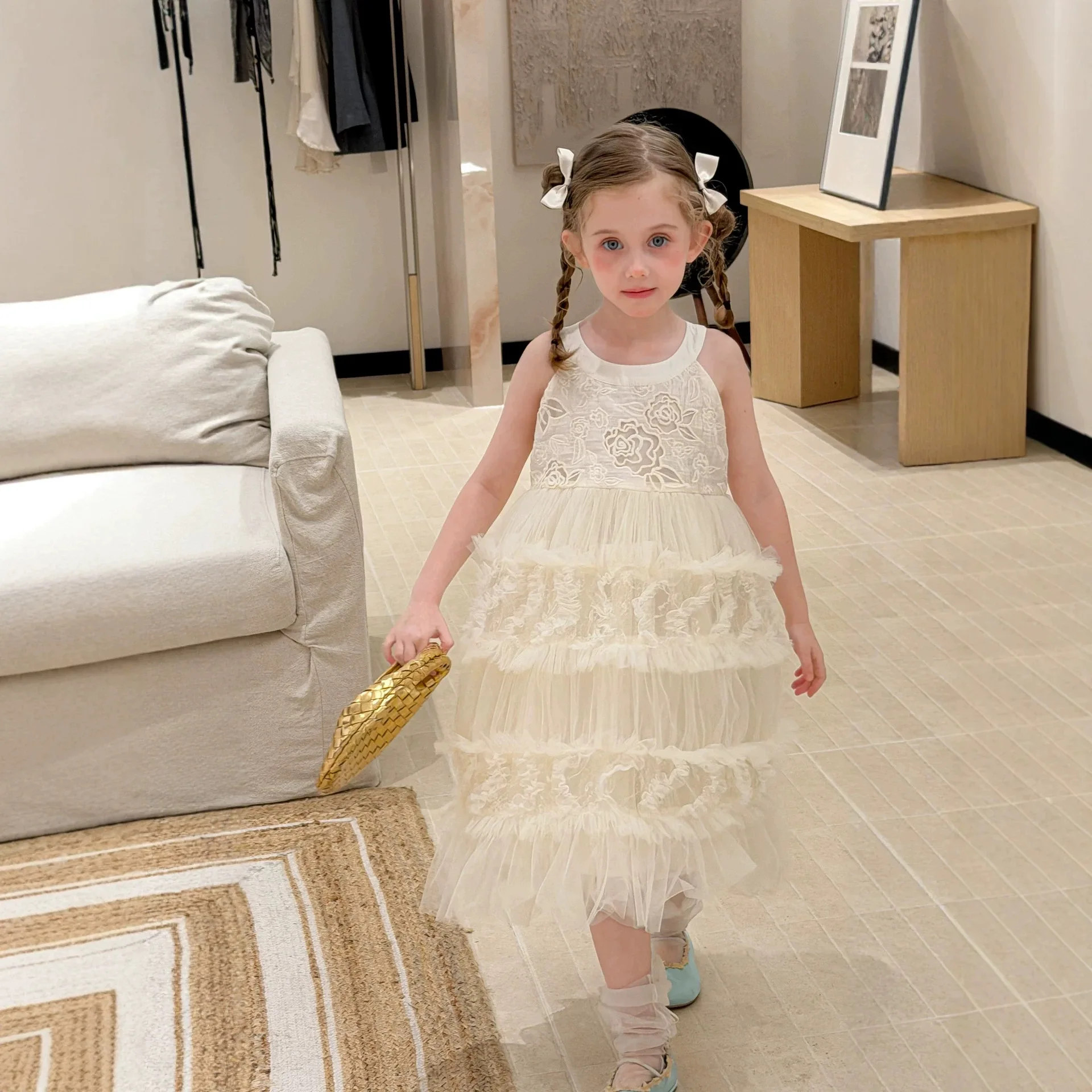 Girls Mesh Dress 2026 New Lace Cake Skirt Childrens Sleeveless Embroidered Flower Vest Long Skirt
Girls Mesh Dress 2026 New Lace Cake Skirt Childrens Sleeveless Embroidered Flower Vest Long Skirt