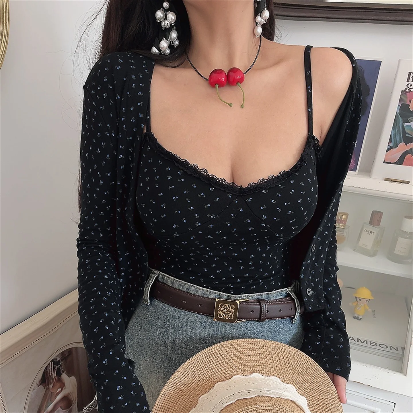 Early Spring Vintage Floral Black Slimming Strap Cardigan Two-Piece Set Women's T-Shirt Polyester Long Sleeve Floral Pattern
Early Spring Vintage Floral Black Slimming Strap Cardigan Two-Piece Set Women's T-Shirt Polyester Long Sleeve Floral Pattern