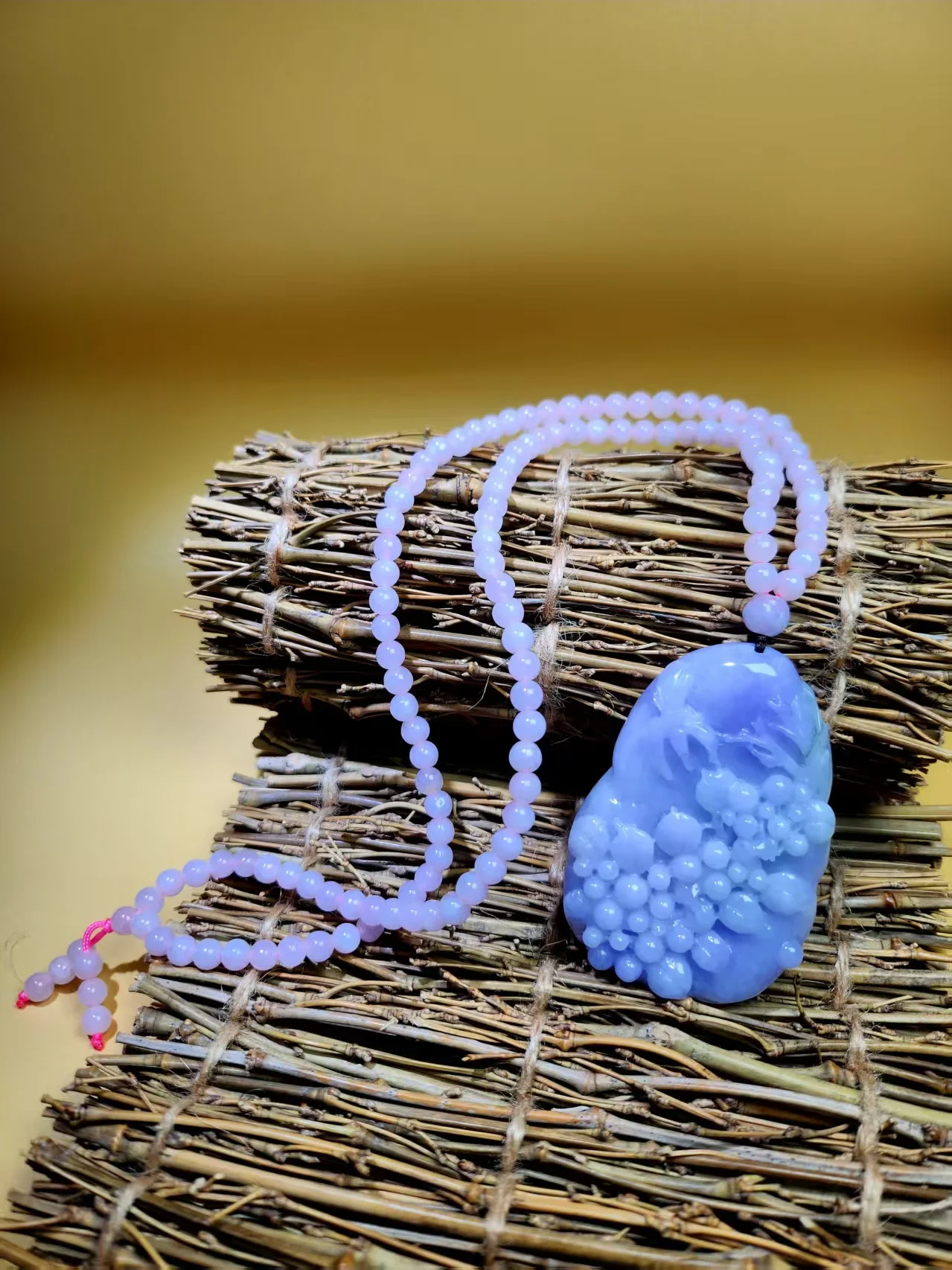 Ожерелье из фиолетового жадеита ручной работы «Birdsong & Blossoms» — эмблема гармонии, радости и естественной элегантности — изящные китайские украшения
Ожерелье из фиолетового жадеита ручной работы «Birdsong & Blossoms» — эмблема гармонии, радости и естественной элегантности — изящные китайские украшения