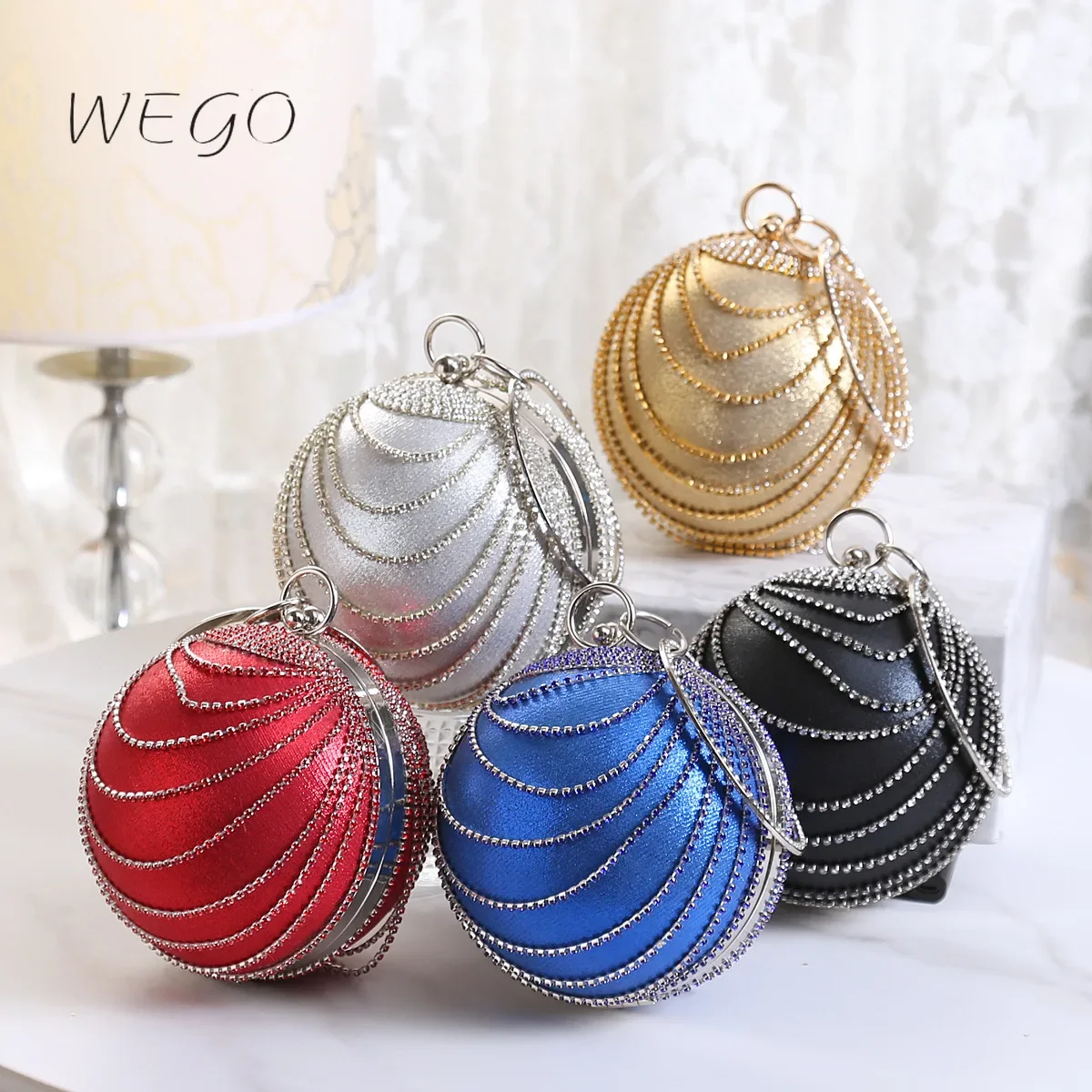 Luxury Evening Bag Women Clutch Bag with Rhinestone Round Ball Bag Exquisite Ladies Wedding Party Small Wallet Handbag
Luxury Evening Bag Women Clutch Bag with Rhinestone Round Ball Bag Exquisite Ladies Wedding Party Small Wallet Handbag
