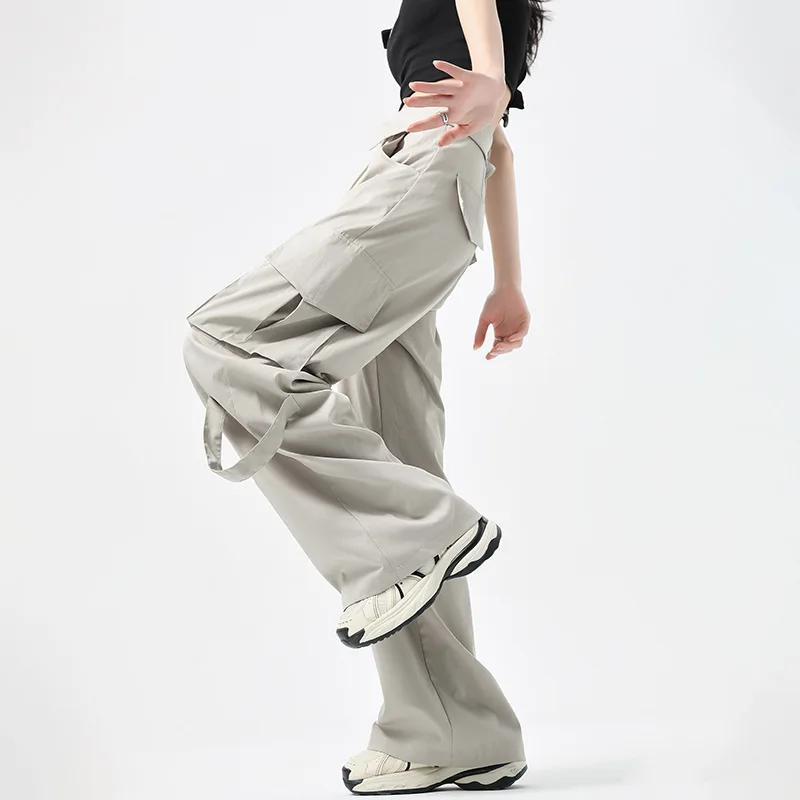 Khaki Quick-Drying Overalls Women's Autumn Thin 2025 New High Waist Loose Straight Casual Parachute Climbing Wide Leg
Khaki Quick-Drying Overalls Women's Autumn Thin 2025 New High Waist Loose Straight Casual Parachute Climbing Wide Leg