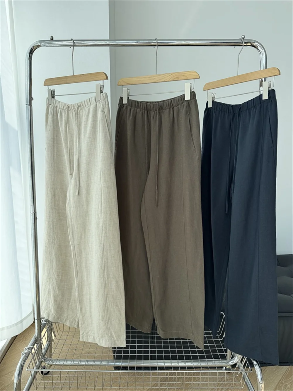 2025 Spring Summer Women'S Herringbone Solid Color Elastic High Waist Loose Wide Leg Pants
2025 Spring Summer Women'S Herringbone Solid Color Elastic High Waist Loose Wide Leg Pants
