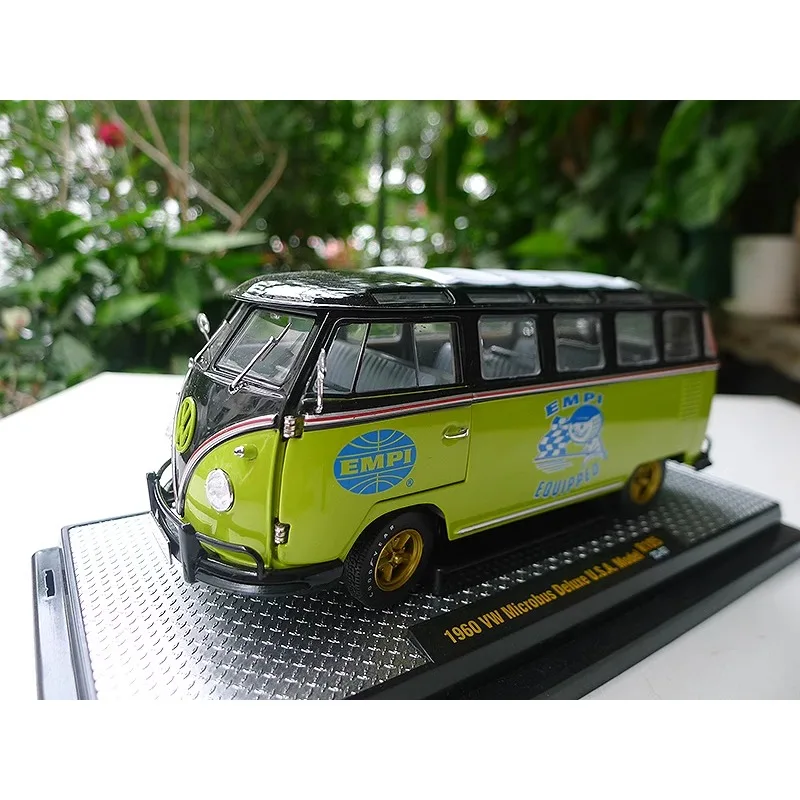 Diecast M2 1:24 Scale VW Microbus Deluxe USA R105 Alloy Car Model Collectible Toy Gift Souvenir Display Ornament
Diecast M2 1:24 Scale VW Microbus Deluxe USA R105 Alloy Car Model Collectible Toy Gift Souvenir Display Ornament