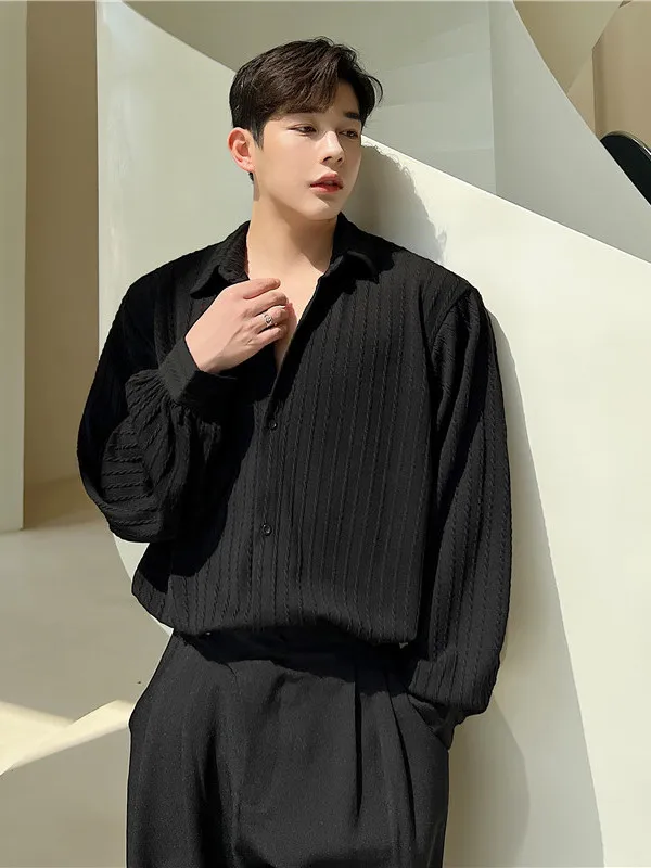 Spring Summer Men's Long Sve irt Lightweight Draped Loose Sle V-Ne Hollow out Breathable Casual High-End Faion
Spring Summer Men's Long Sve irt Lightweight Draped Loose Sle V-Ne Hollow out Breathable Casual High-End Faion