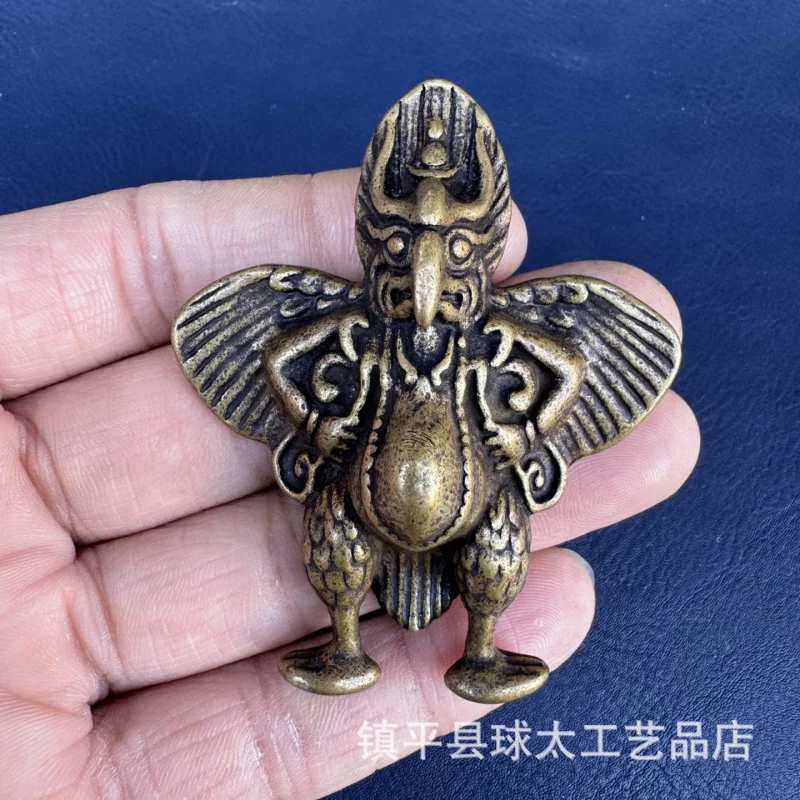 Tibetan Style Copper Pendant Da Peng Wing Bird Holder Pendant Brass Vintage Keychain Pendant Retro Necklace Ornament
Tibetan Style Copper Pendant Da Peng Wing Bird Holder Pendant Brass Vintage Keychain Pendant Retro Necklace Ornament