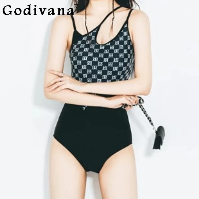 Summer New European American Sexy Suspender One-piece Swimsuit Personalized Letter Print Vacation Seaside Party Black Swimwear
Summer New European American Sexy Suspender One-piece Swimsuit Personalized Letter Print Vacation Seaside Party Black Swimwear