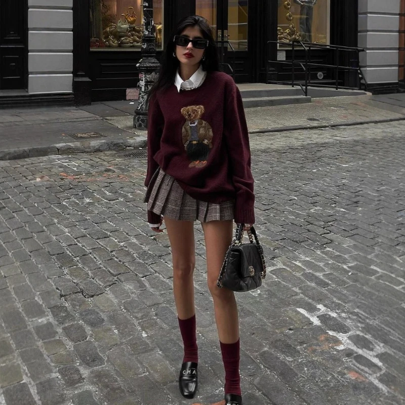 2025 Autumn and Winter Cross-border European and American Popular Bear Embroidered Pullover Sweater Retro Lazy Wind LooseSweater
2025 Autumn and Winter Cross-border European and American Popular Bear Embroidered Pullover Sweater Retro Lazy Wind LooseSweater