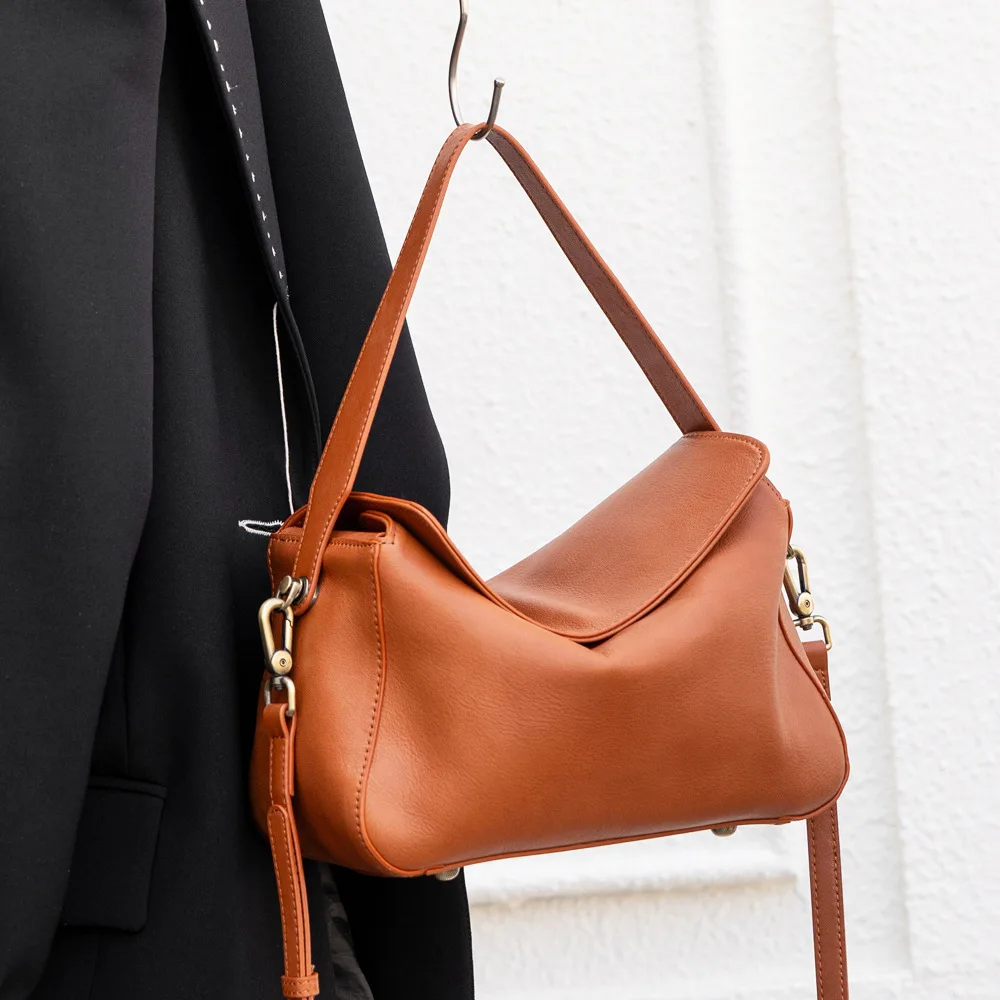 First-layer Cowhide Casual Pillow Bag Commuting, Hand-held Underarm Leather Women's Crossbody Bag, Hobo
First-layer Cowhide Casual Pillow Bag Commuting, Hand-held Underarm Leather Women's Crossbody Bag, Hobo