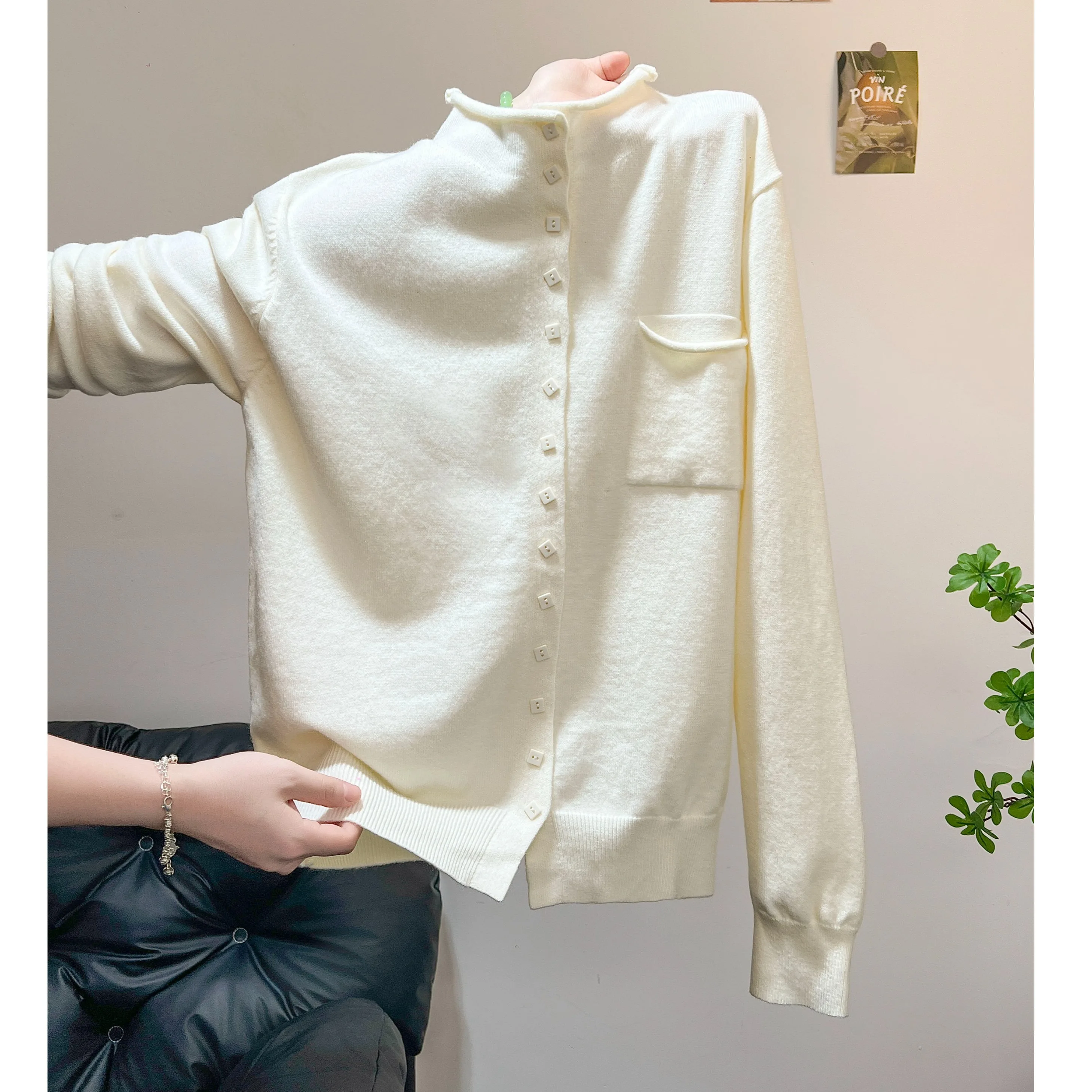 Women's Knitted Open Cardigan Half High Collar Single Button Self-Keeping Style Autumn New Simple Matchable High-End Sweater
Women's Knitted Open Cardigan Half High Collar Single Button Self-Keeping Style Autumn New Simple Matchable High-End Sweater