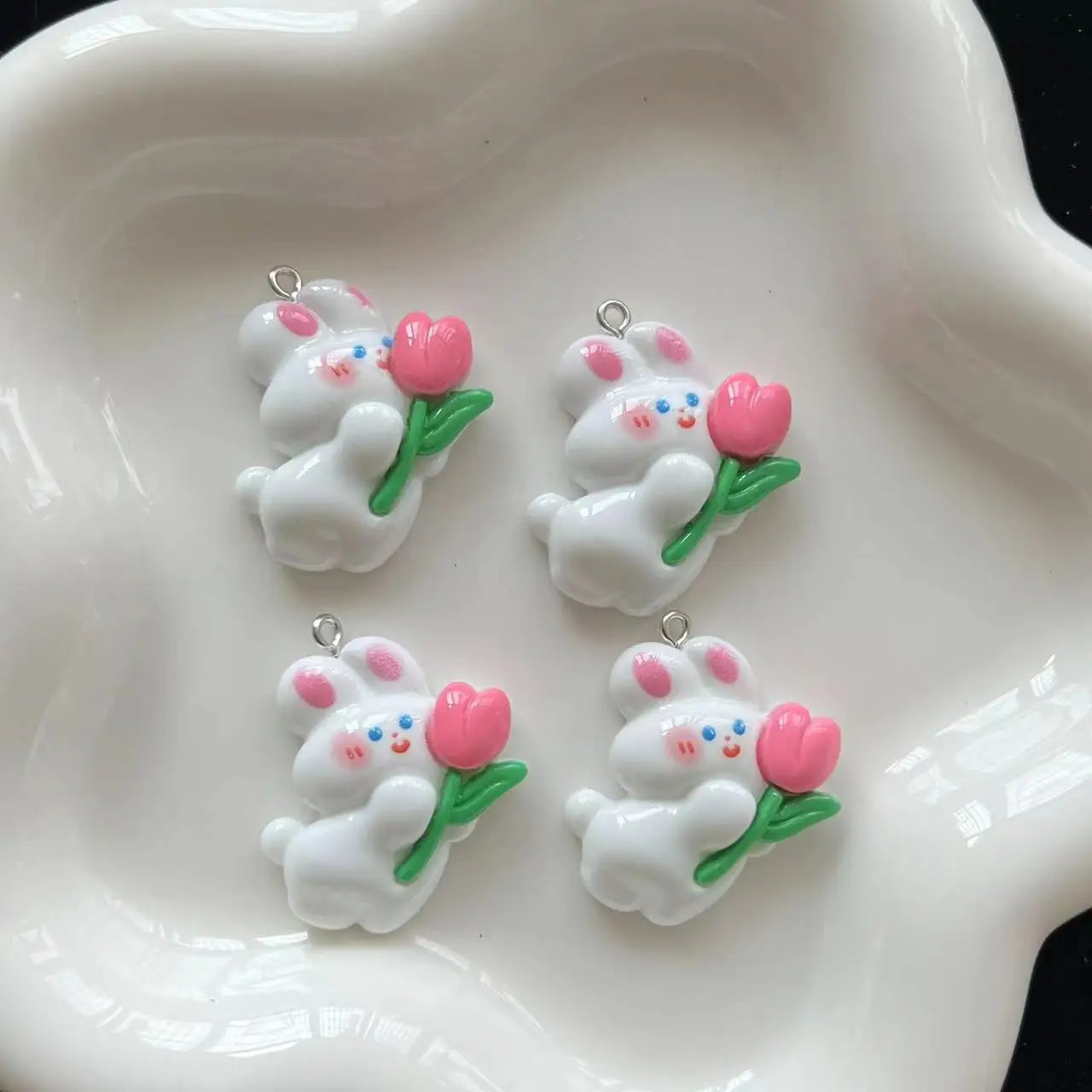 5pcs Tulip bunny with sheep's eye resin accessories DIY keychain accessories handmade materials pendant accessories wholesale
5pcs Tulip bunny with sheep's eye resin accessories DIY keychain accessories handmade materials pendant accessories wholesale