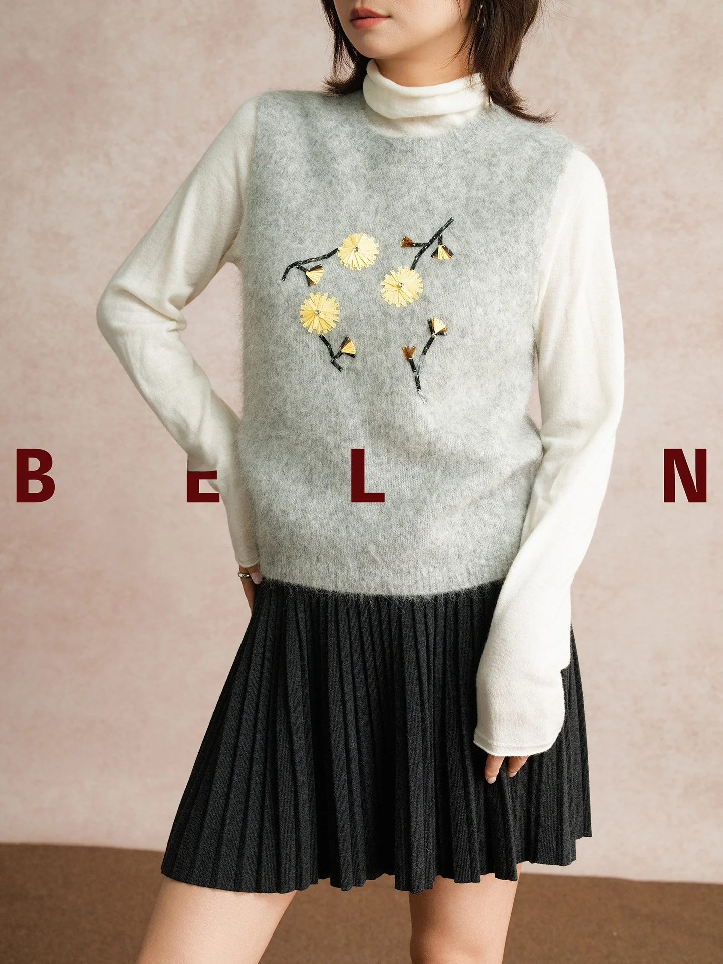 Belin Handmade Alpaca Wool Sweater Warm Country Style Vintage Floral 3D Embroidery Women's Long Sleeve round Neck Vest Top
Belin Handmade Alpaca Wool Sweater Warm Country Style Vintage Floral 3D Embroidery Women's Long Sleeve round Neck Vest Top