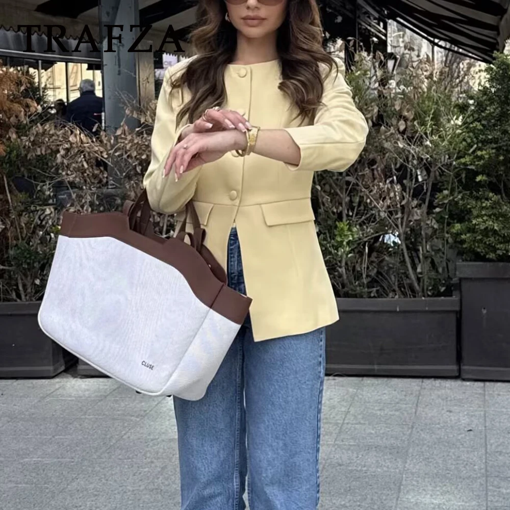 TRAFZA Chic Solid Fashion 2025 Autumn Elegant Streetwear Women Outwear Single Breasted Blazer O-Neck Slim Pockets Casual Jacket
TRAFZA Chic Solid Fashion 2025 Autumn Elegant Streetwear Women Outwear Single Breasted Blazer O-Neck Slim Pockets Casual Jacket