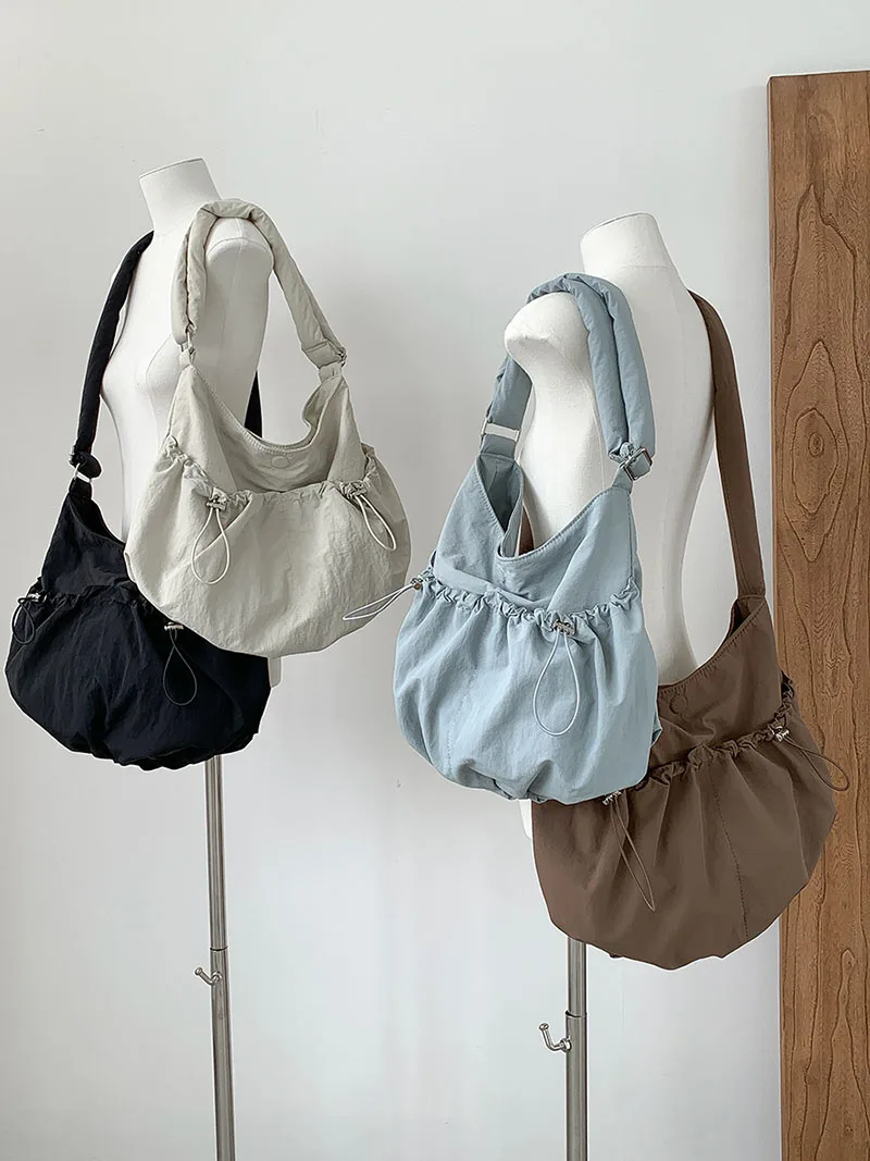 Trendy Fashionable Shoulder Bags Nylon Canvas Bag Large Capacity Single Shoulder Crossbody Hobos Bag Tote Bag Ladies Handbags
Trendy Fashionable Shoulder Bags Nylon Canvas Bag Large Capacity Single Shoulder Crossbody Hobos Bag Tote Bag Ladies Handbags