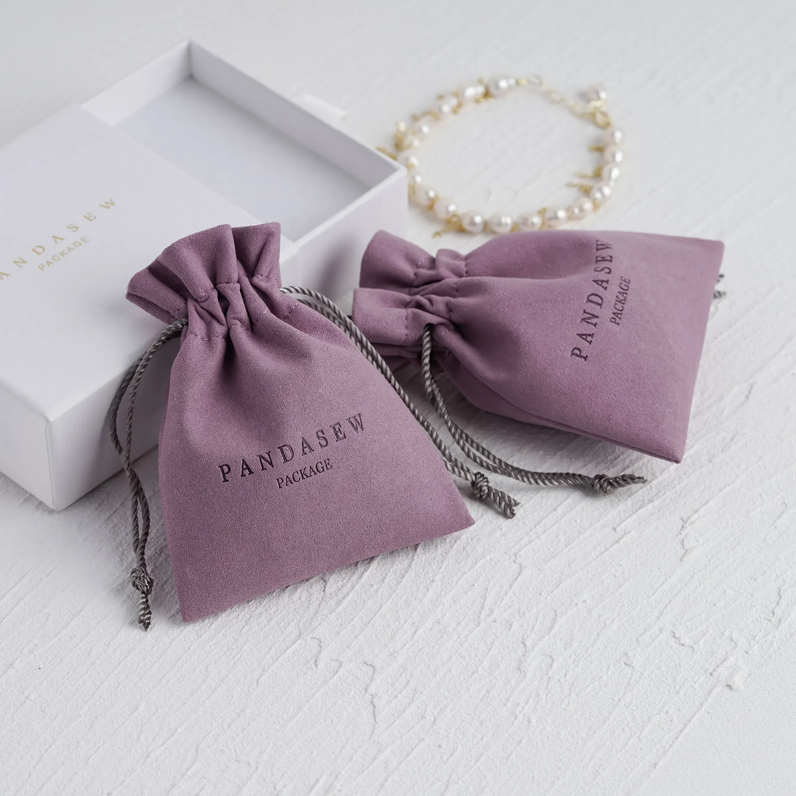 50PCS Custom Luxury Microfiber Gift Packaging Drawstring Jewelry PouchGifts for Wedding, Birthday, Engagement Party
50PCS Custom Luxury Microfiber Gift Packaging Drawstring Jewelry PouchGifts for Wedding, Birthday, Engagement Party