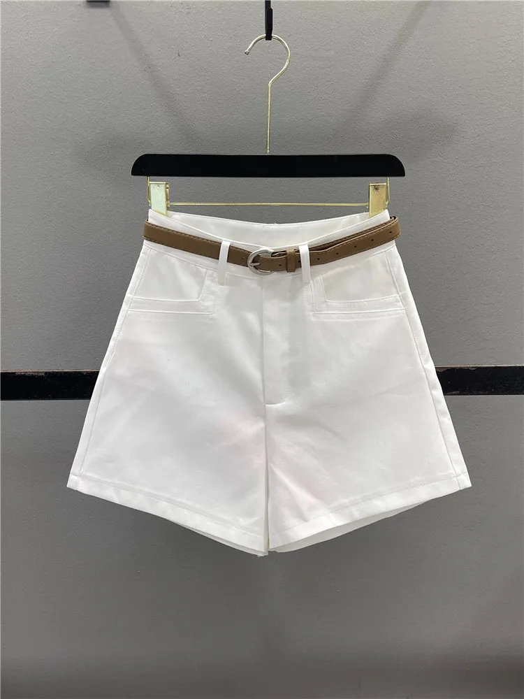White High Waist Denim Shorts Women's Summer 2026 New Style Slimming Versatile A-Line Casual Wide Leg Pants Hot Pants
White High Waist Denim Shorts Women's Summer 2026 New Style Slimming Versatile A-Line Casual Wide Leg Pants Hot Pants