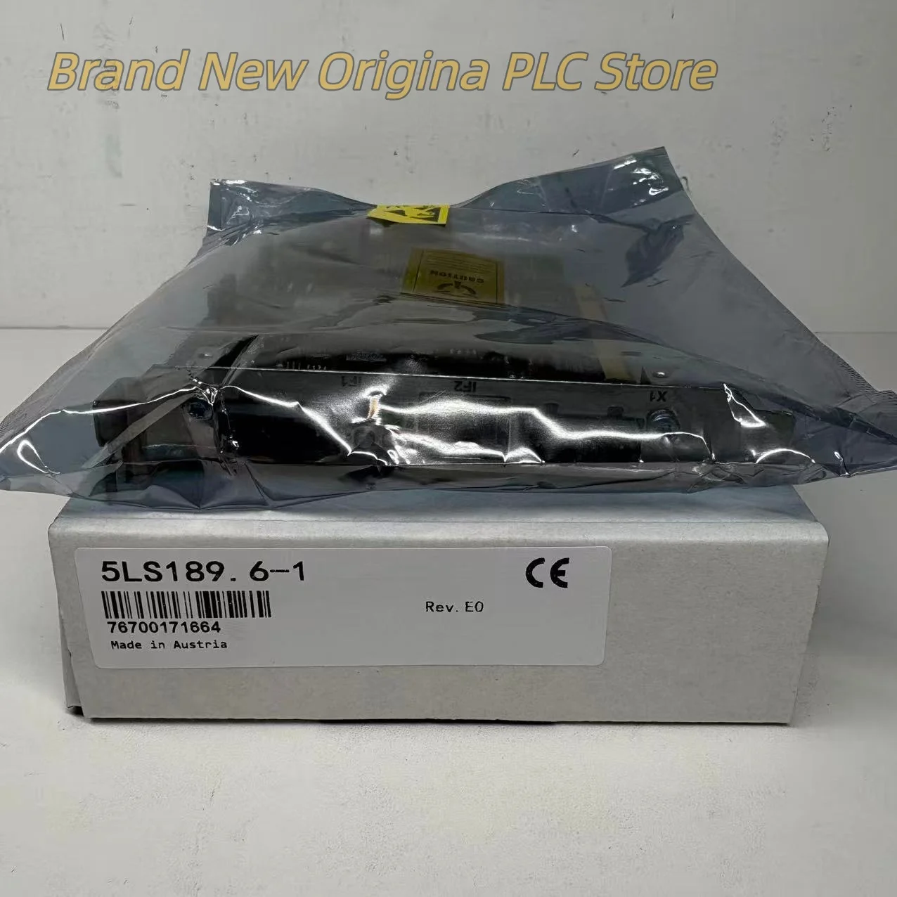 Модуль ПЛК 5LS189.6-1 новый в коробке
Модуль ПЛК 5LS189.6-1 новый в коробке