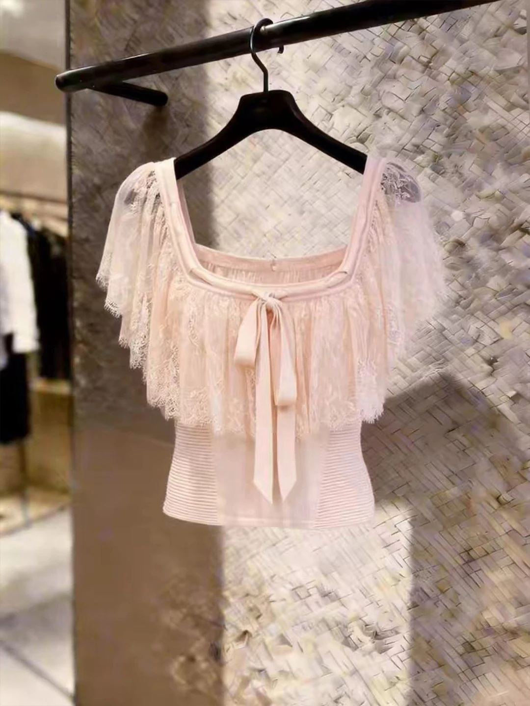 Trendy Lace Splice Design Knot T-Shirt Women's Slim Fit Fashionable Summer Top Korean Style Straight Tube Silk Blend Shirt
Trendy Lace Splice Design Knot T-Shirt Women's Slim Fit Fashionable Summer Top Korean Style Straight Tube Silk Blend Shirt