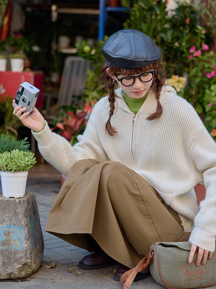 Женский вязаный кардиган свободного кроя с длинными рукавами, на двойной молнии, с капюшоном, на осень-зиму, повседневный, удобный, верхняя одежда
Женский вязаный кардиган свободного кроя с длинными рукавами, на двойной молнии, с капюшоном, на осень-зиму, повседневный, удобный, верхняя одежда