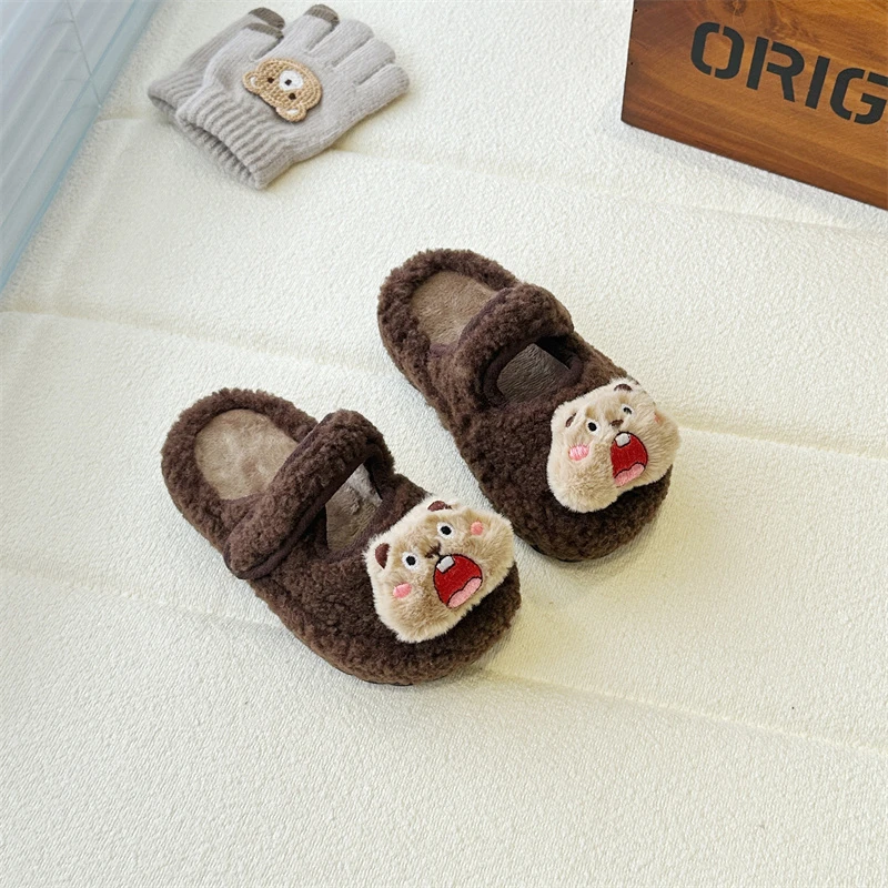 Милые плюшевые тапочки с героями мультфильмов для девочек, зима 2020, новая хлопковая обувь, домашняя нескользящая домашняя обувь, простая модная детская обувь
Милые плюшевые тапочки с героями мультфильмов для девочек, зима 2020, новая хлопковая обувь, домашняя нескользящая домашняя обувь, простая модная детская обувь