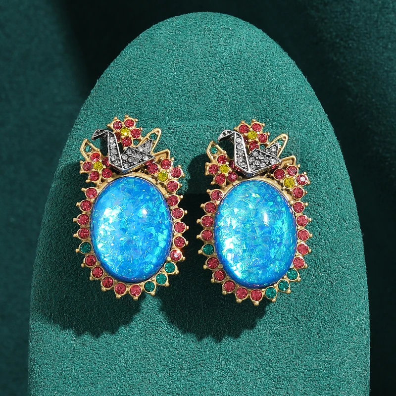 Vintage Bright blue Opal Earrings Stud Antique Gold Plated Natural Stone Luxury Ladies Paper Crane Chinese Style Charm Jewelry
Vintage Bright blue Opal Earrings Stud Antique Gold Plated Natural Stone Luxury Ladies Paper Crane Chinese Style Charm Jewelry