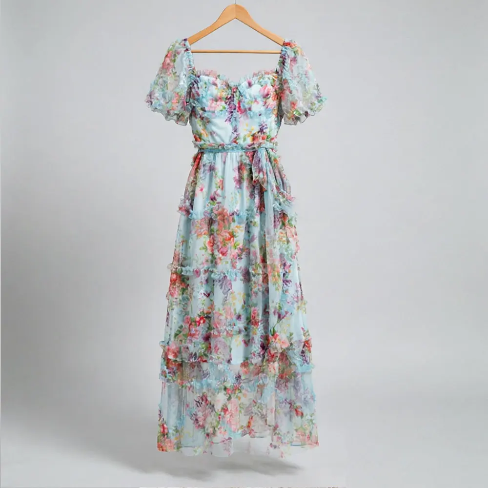 French Style Romantic Floral Print Mesh Dress Women Puff Sleeve Square Neck High Waist Tiered Ruffle Maxi Dress Summer Vacation
French Style Romantic Floral Print Mesh Dress Women Puff Sleeve Square Neck High Waist Tiered Ruffle Maxi Dress Summer Vacation