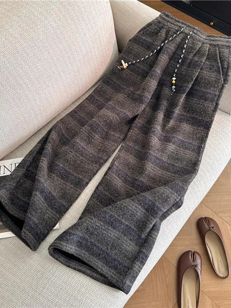 plus Size Women's Thiened Fce Lined Sports Pants Straight Leg Casual Trousers High Waist Elastic Waisand Daily Wear
plus Size Women's Thiened Fce Lined Sports Pants Straight Leg Casual Trousers High Waist Elastic Waisand Daily Wear