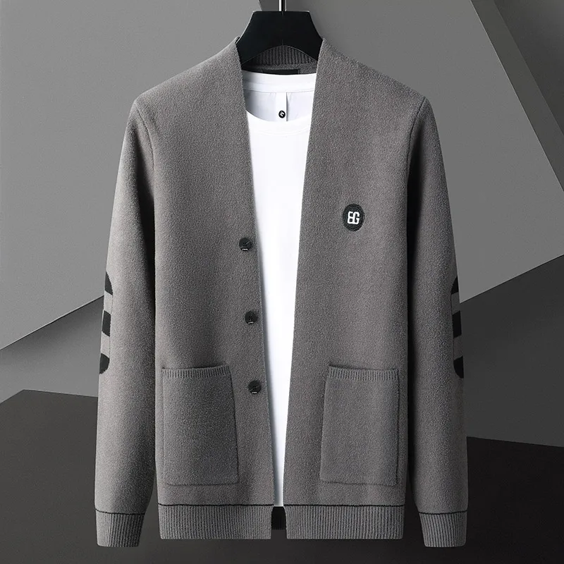 High end Spring and Autumn brand mens embroidered knitted cardigan with exquisite plaid Korean casual shawl sweater fashion coat
High end Spring and Autumn brand mens embroidered knitted cardigan with exquisite plaid Korean casual shawl sweater fashion coat