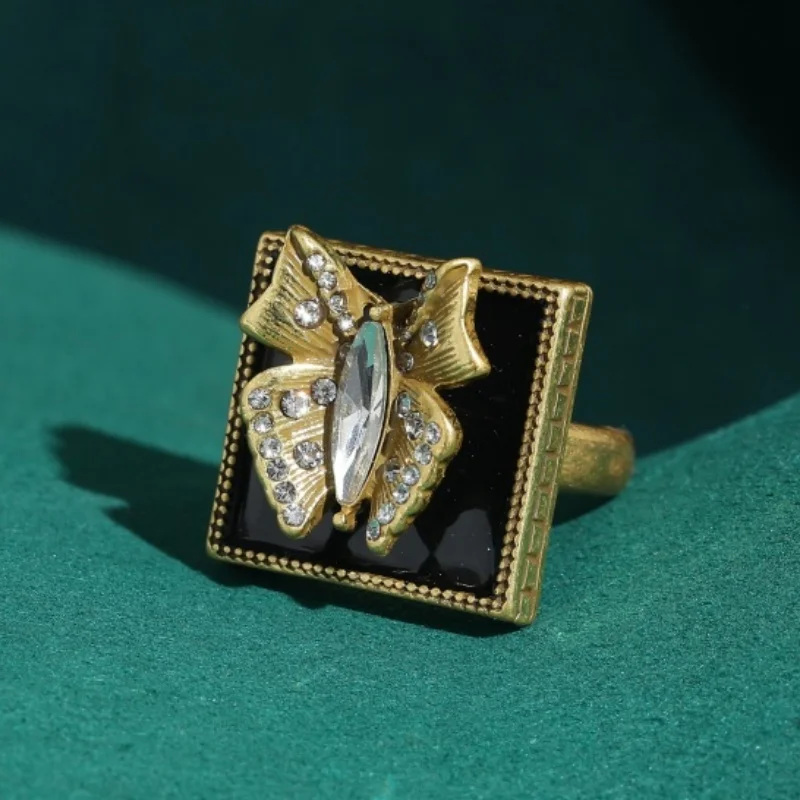 Vintage Butterfly Rings for Woman Gold Plated Square Black Enamel Ring Jewelry Banquet High Quality New Trends 2026 Accessories
Vintage Butterfly Rings for Woman Gold Plated Square Black Enamel Ring Jewelry Banquet High Quality New Trends 2026 Accessories