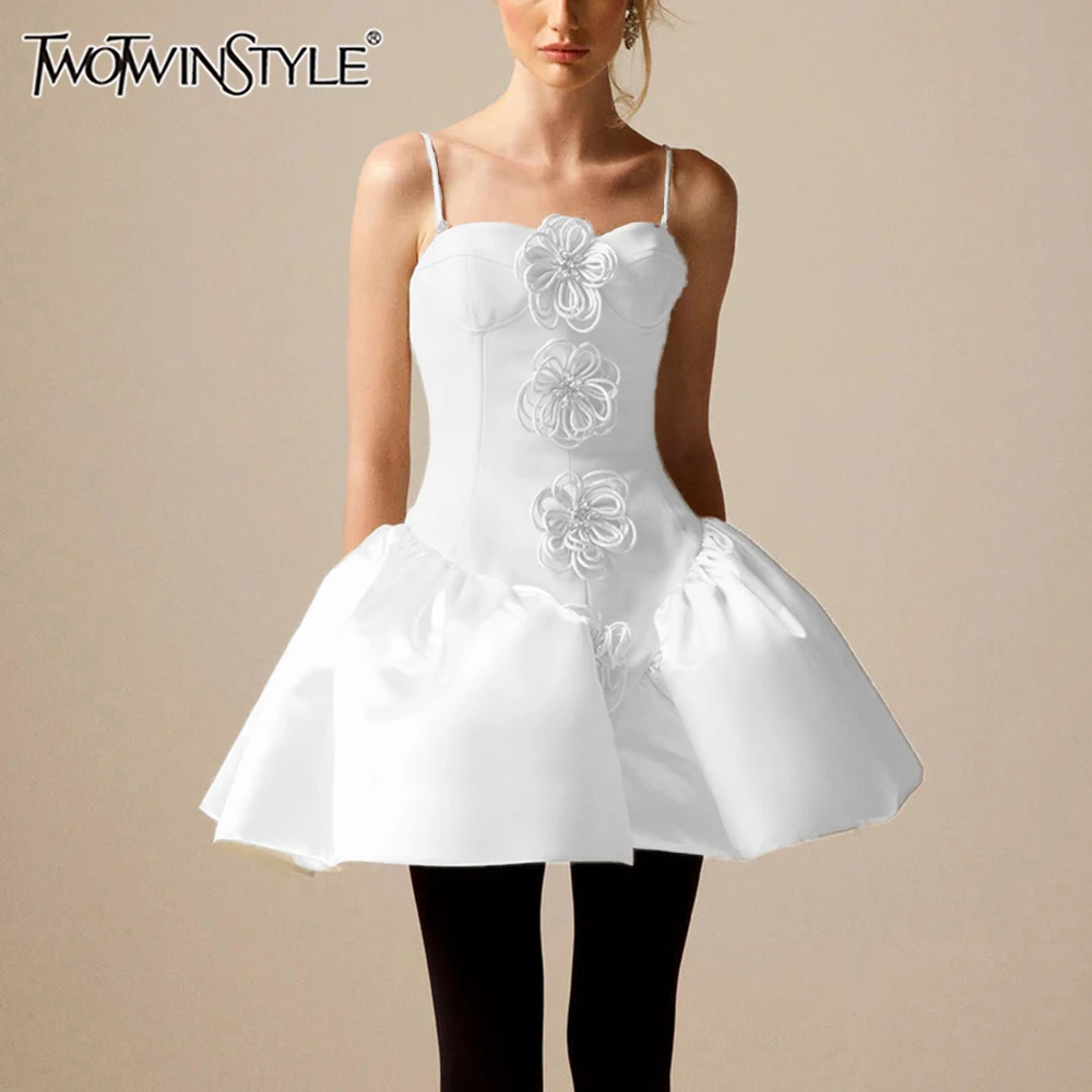 TWOTWINSTYLE однотонные платья для похудения с аппликацией для женщин без бретелек без рукавов с высокой талией сексуальное мини-платье женская мода
TWOTWINSTYLE однотонные платья для похудения с аппликацией для женщин без бретелек без рукавов с высокой талией сексуальное мини-платье женская мода