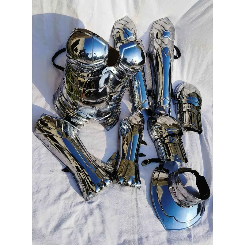 Fantasy Female Knight Armor Queen Plate Armor Set
Fantasy Female Knight Armor Queen Plate Armor Set