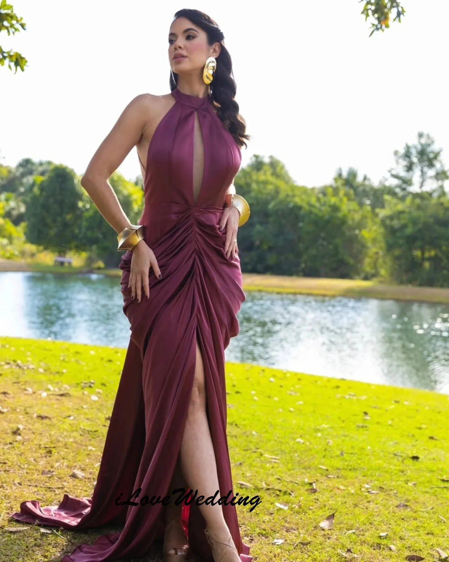 Fuchsia Halter Prom Dresses 2025 Sleeveless V-Neck Sexy Women Party Dress Pleated Evening Dresses Backlesss Ribbons Customized
Fuchsia Halter Prom Dresses 2025 Sleeveless V-Neck Sexy Women Party Dress Pleated Evening Dresses Backlesss Ribbons Customized