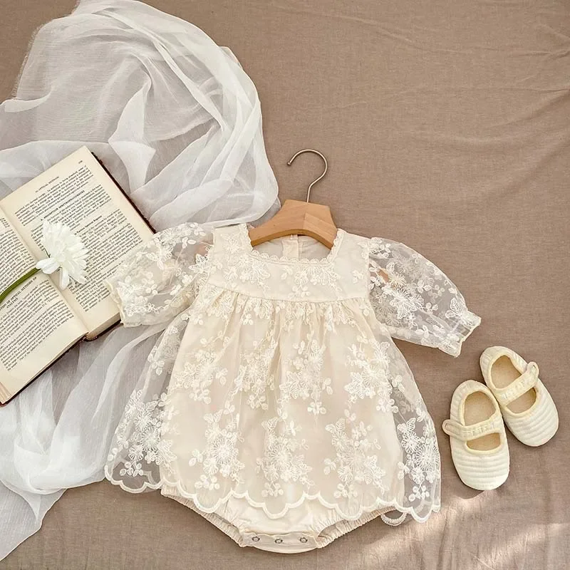 2025 Summer Baby Clothes Lace Embroidery Girls One Piece Toddler Girl Bodysuit Embroidered Yarn Jumpsuit
2025 Summer Baby Clothes Lace Embroidery Girls One Piece Toddler Girl Bodysuit Embroidered Yarn Jumpsuit