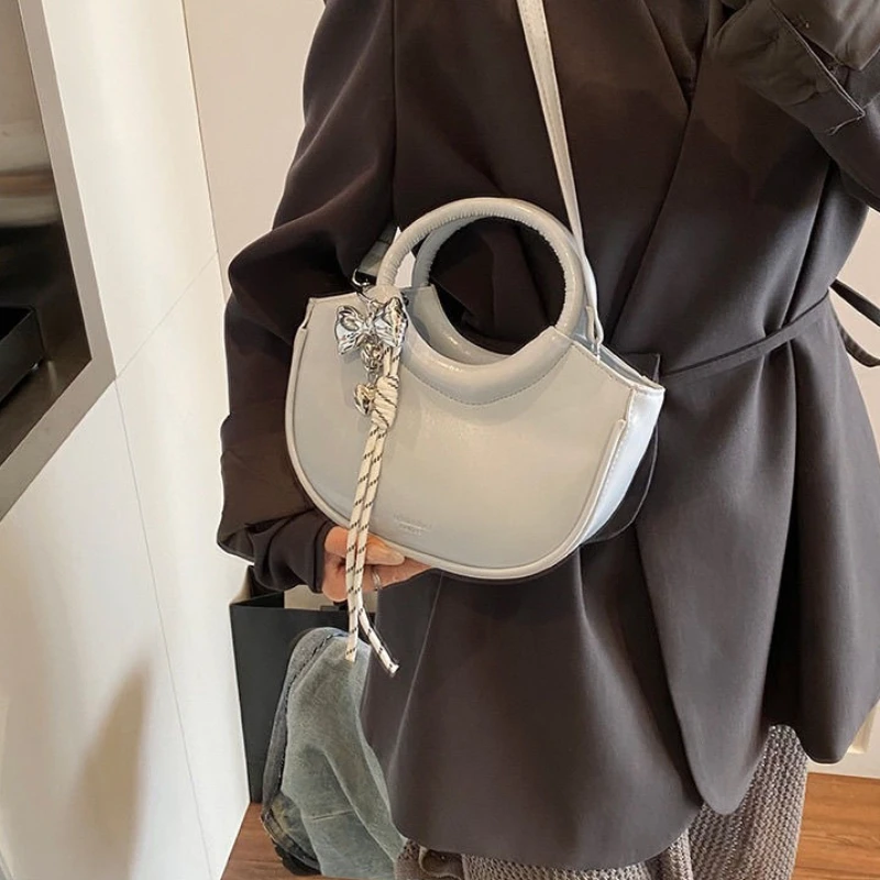 New Women's Bucket bag Lady Zipper Handbag Fashion Designer Square Pouch Female Crossbody bags Luxury Single Shoulder bag
New Women's Bucket bag Lady Zipper Handbag Fashion Designer Square Pouch Female Crossbody bags Luxury Single Shoulder bag