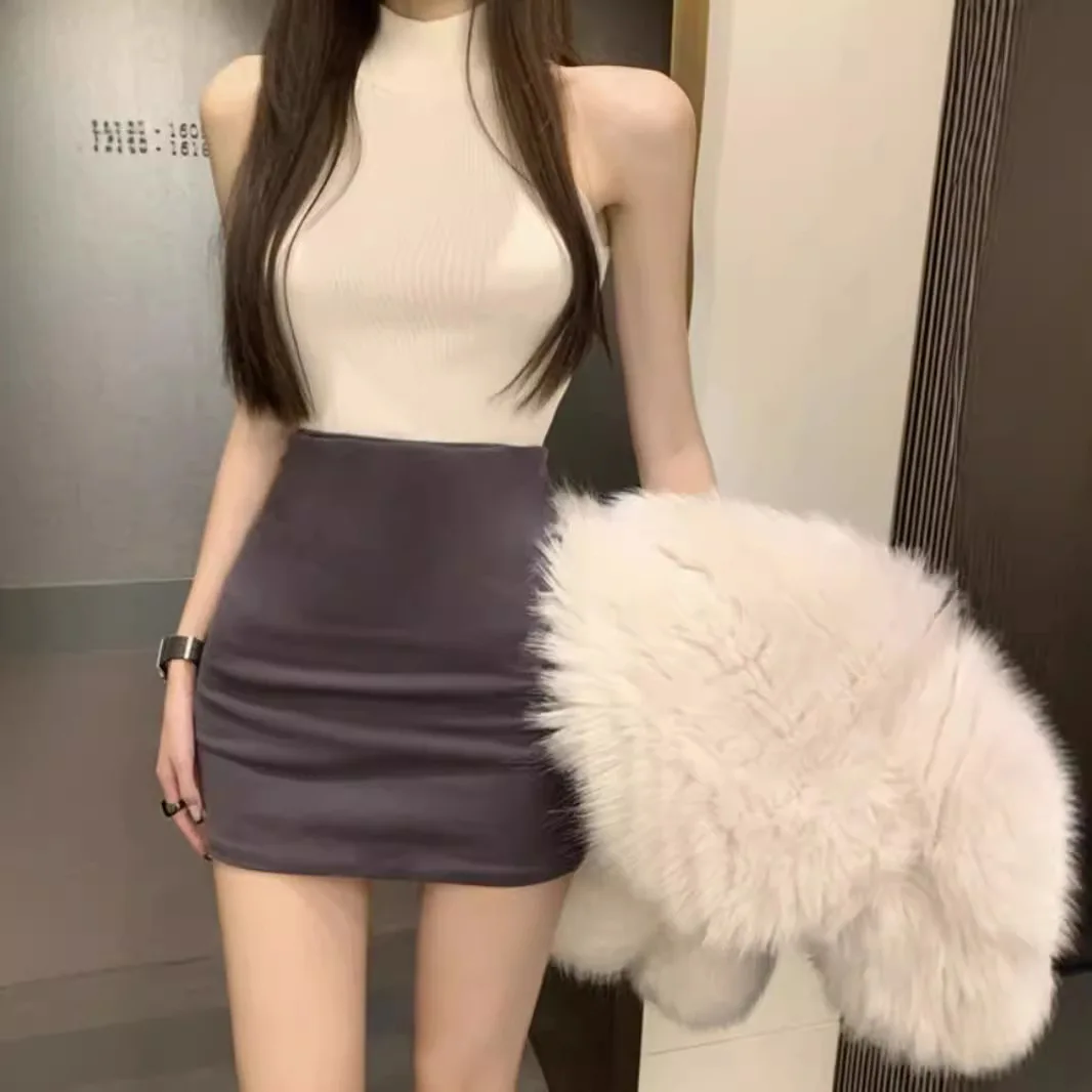 Solid-colored body-hugging short skirt for women to look slimmer in summer A-line form-fitting sexy and spicy high-waisted skirt
Solid-colored body-hugging short skirt for women to look slimmer in summer A-line form-fitting sexy and spicy high-waisted skirt
