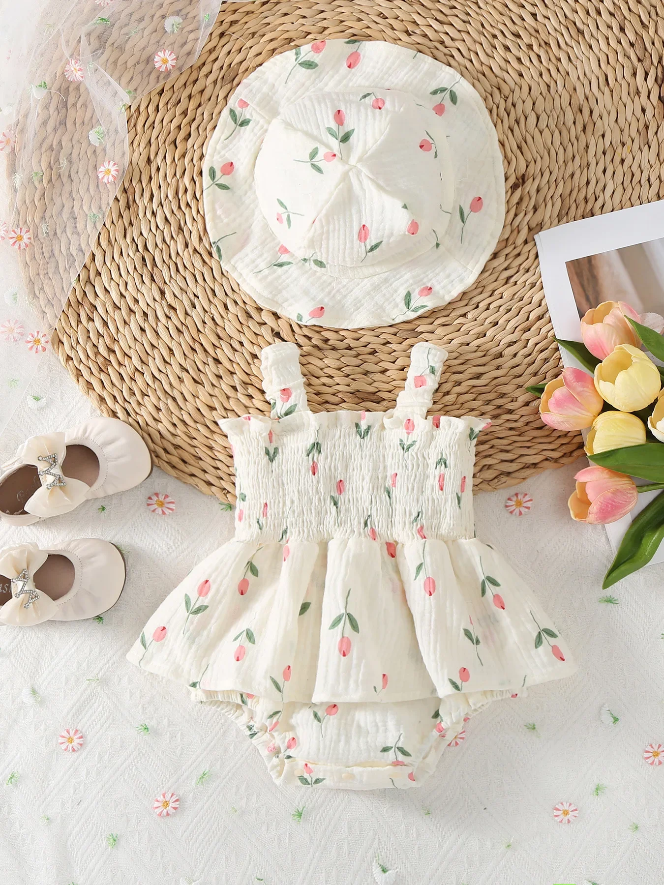 0 - 2 Y Baby Girls Cotton White Sleeveless Halter Tulip Print Romper and Matching Hat for Cute and Stylish New Born Baby Items
0 - 2 Y Baby Girls Cotton White Sleeveless Halter Tulip Print Romper and Matching Hat for Cute and Stylish New Born Baby Items
