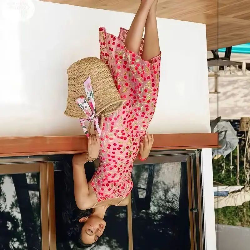 Summer Atmosphere Vacation Style Floral Suspender Dress Female Slim and Thin Long European and American Fashion Floral Dress
Summer Atmosphere Vacation Style Floral Suspender Dress Female Slim and Thin Long European and American Fashion Floral Dress