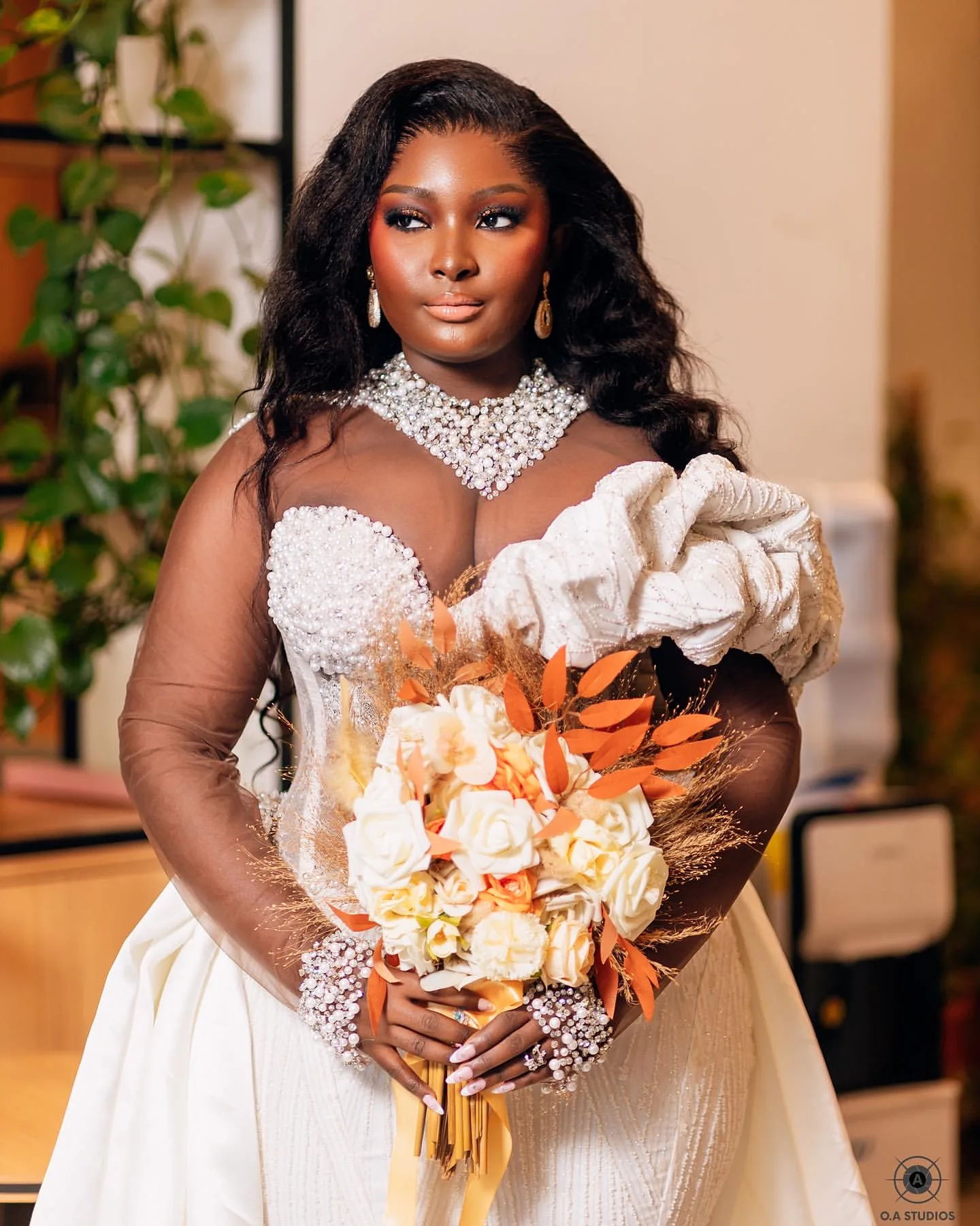 Customized Shinny Beads High Collar African Wedding Dress Vestidos De Novia Plus Size Lace Bridal Dress with Removable Skirt
Customized Shinny Beads High Collar African Wedding Dress Vestidos De Novia Plus Size Lace Bridal Dress with Removable Skirt