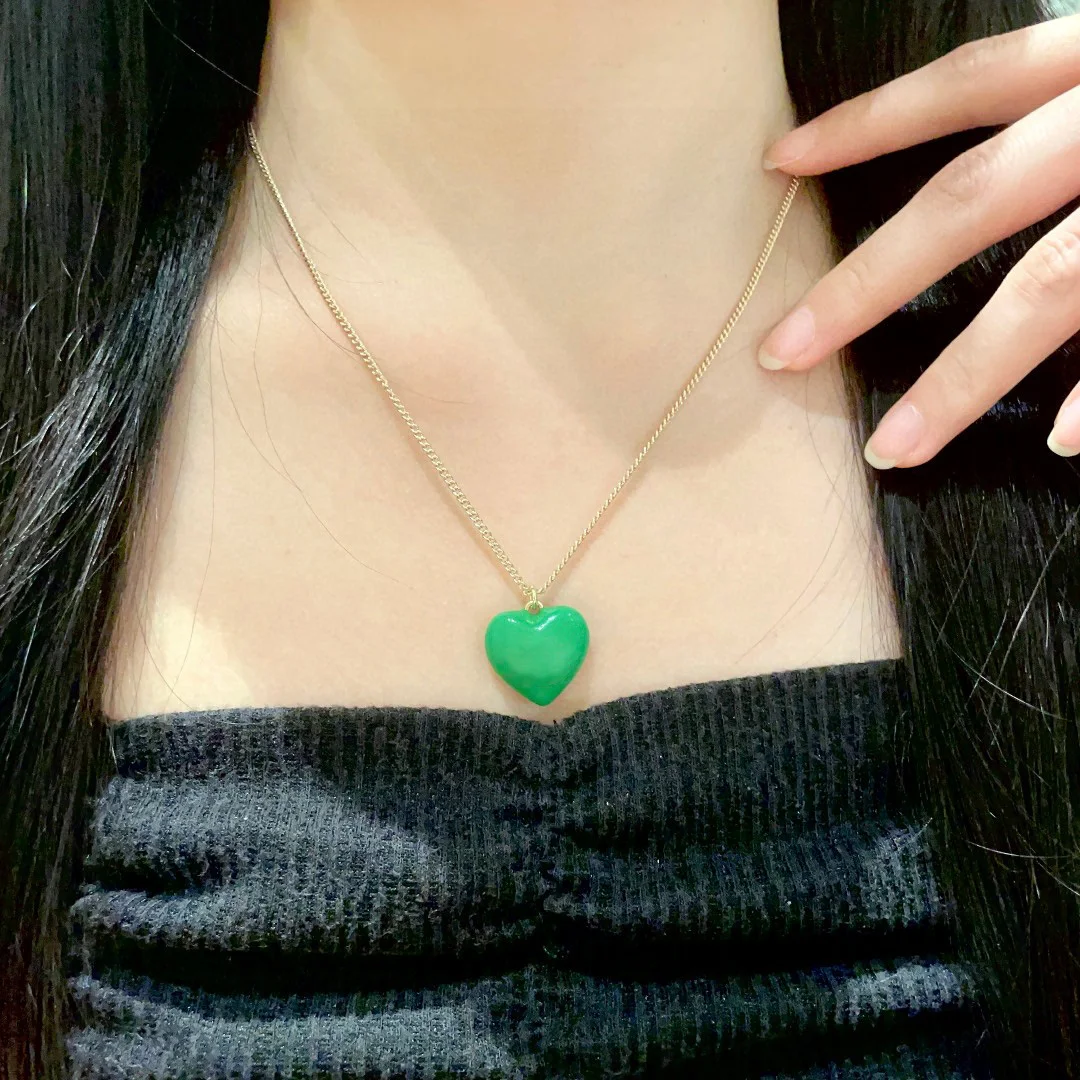 Vintage Simple Green Heart Necklace Resin Pendant Necklace Jewelry for Women Accessories
Vintage Simple Green Heart Necklace Resin Pendant Necklace Jewelry for Women Accessories