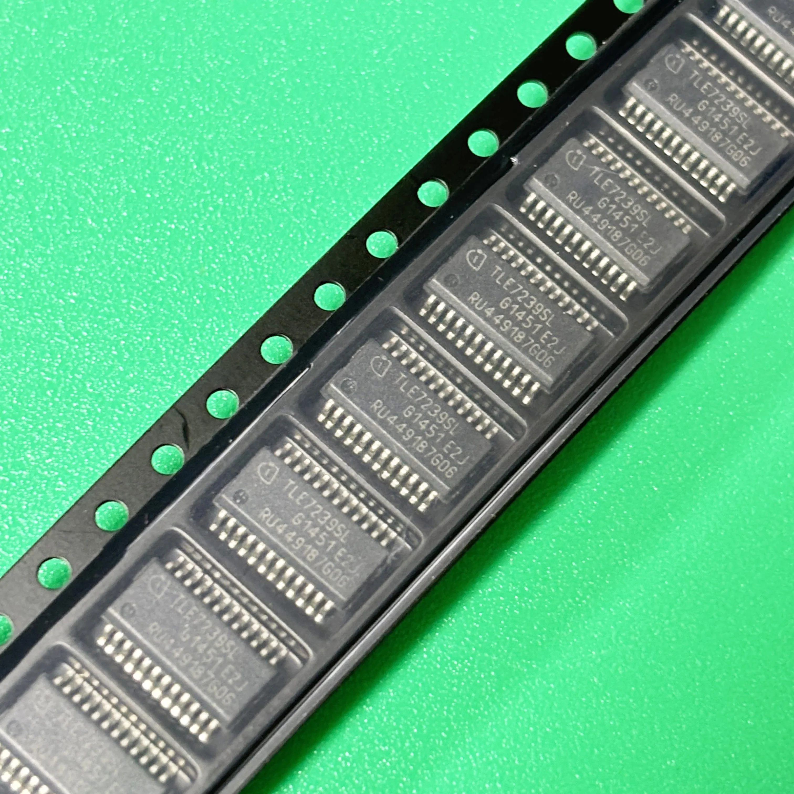 5 шт./лот TLE7239SL SSOP24 TLE7239 SL IC PWR ДРАЙВЕР N-CHAN 1:8 24SSOP TLE7239SLXUMA1 TLE7239S L TLE 7239SL 7239
5 шт./лот TLE7239SL SSOP24 TLE7239 SL IC PWR ДРАЙВЕР N-CHAN 1:8 24SSOP TLE7239SLXUMA1 TLE7239S L TLE 7239SL 7239