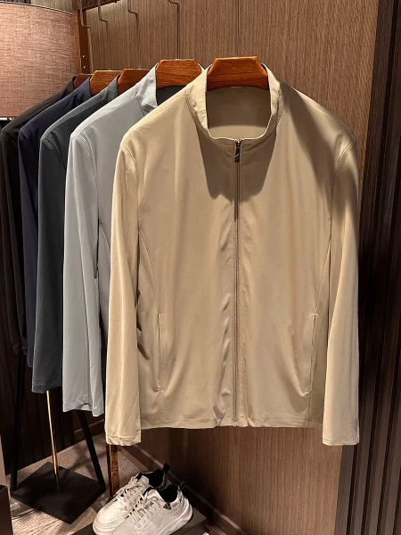 Silky Smooth Breathable Stand Collar Men's Jacket Lightweight Summer New Style Pure Color Sun Protection Clothing Spring Fashion
Silky Smooth Breathable Stand Collar Men's Jacket Lightweight Summer New Style Pure Color Sun Protection Clothing Spring Fashion