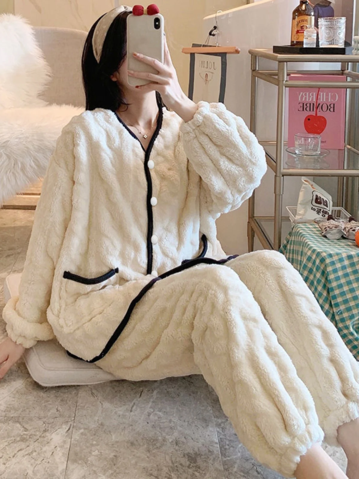 plus Size Women's Coral Fleece Pajama Set Thickened Fluffy Loose Warm Home Clothes Winter Sleepwear Two-Piece Suit Home Fashion
plus Size Women's Coral Fleece Pajama Set Thickened Fluffy Loose Warm Home Clothes Winter Sleepwear Two-Piece Suit Home Fashion