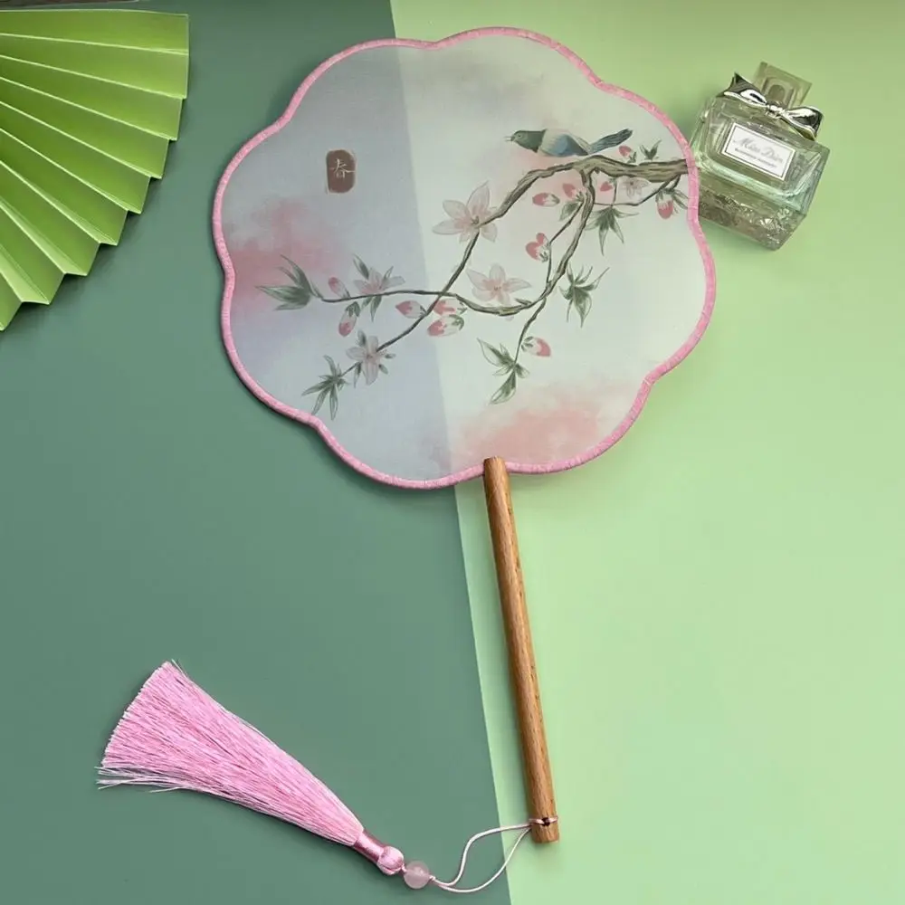 Chinese Style Chinese Embroidery Fan Handheld with Tassels Bridal Group Fan Lycoris Pattern Translucent Silk Fan Home Decor
Chinese Style Chinese Embroidery Fan Handheld with Tassels Bridal Group Fan Lycoris Pattern Translucent Silk Fan Home Decor