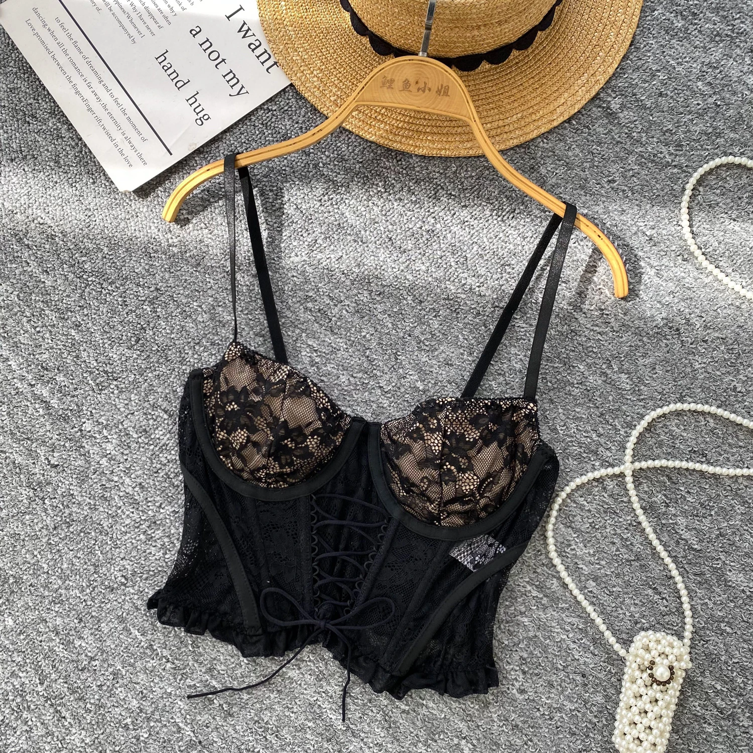 Шикарные кружевные майки с открытыми плечами, модный топ на бретелях, женский летний укороченный топ, милая уличная одежда
Шикарные кружевные майки с открытыми плечами, модный топ на бретелях, женский летний укороченный топ, милая уличная одежда