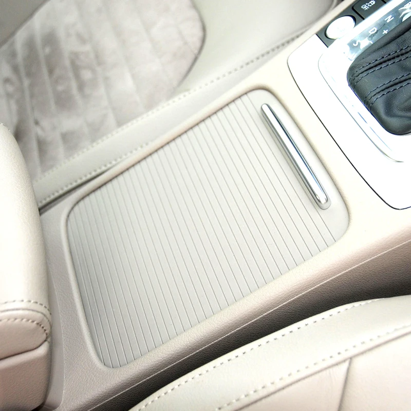 For Volkswagen Magotan B6 B7 Passat CC Car Center Console Sliding Shutters Cup Holder Roller Blind Cover Replacement 3CD857503
For Volkswagen Magotan B6 B7 Passat CC Car Center Console Sliding Shutters Cup Holder Roller Blind Cover Replacement 3CD857503
