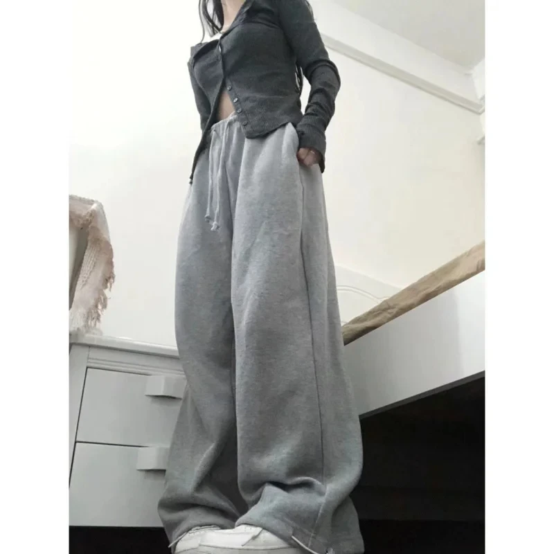 Deeptown Grey Sweatpants Korean Fashion Oversize Sports Pants for Women Wide Leg Casual Trousers Vintage Japanese Streetwear New
Deeptown Grey Sweatpants Korean Fashion Oversize Sports Pants for Women Wide Leg Casual Trousers Vintage Japanese Streetwear New