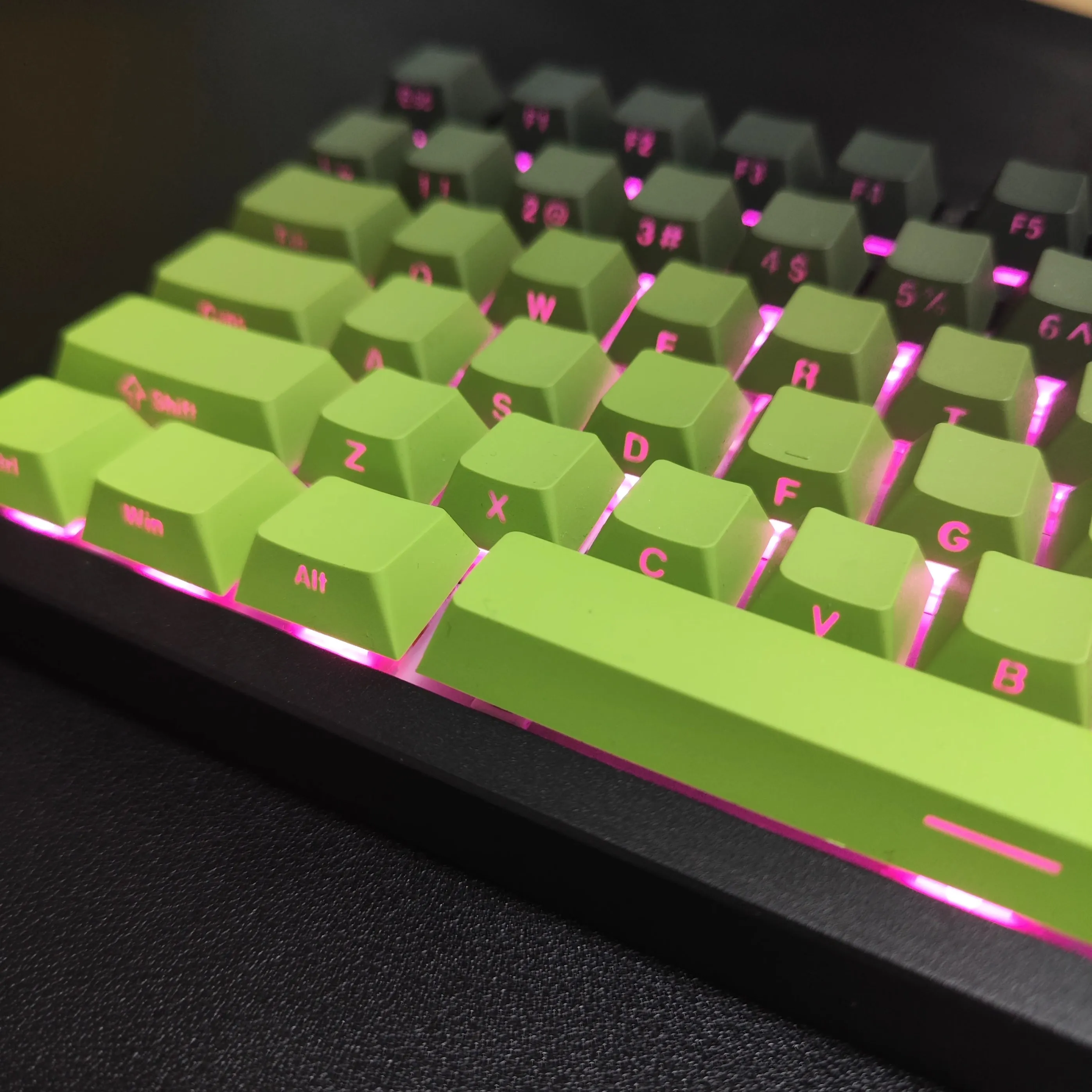 Gradient Matcha Green Keycaps PBT Double Shot OEM Profile Keycap For MX Switch Mechanical Keyboard Side engraving Key Caps DIY
Gradient Matcha Green Keycaps PBT Double Shot OEM Profile Keycap For MX Switch Mechanical Keyboard Side engraving Key Caps DIY