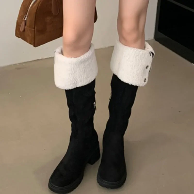 Eilyken/зимние дизайнерские женские сапоги выше колена с круглым носком и пряжкой на ремешке, модные туфли на молнии на квадратном низком каблуке 
Eilyken/зимние дизайнерские женские сапоги выше колена с круглым носком и пряжкой на ремешке, модные туфли на молнии на квадратном низком каблуке