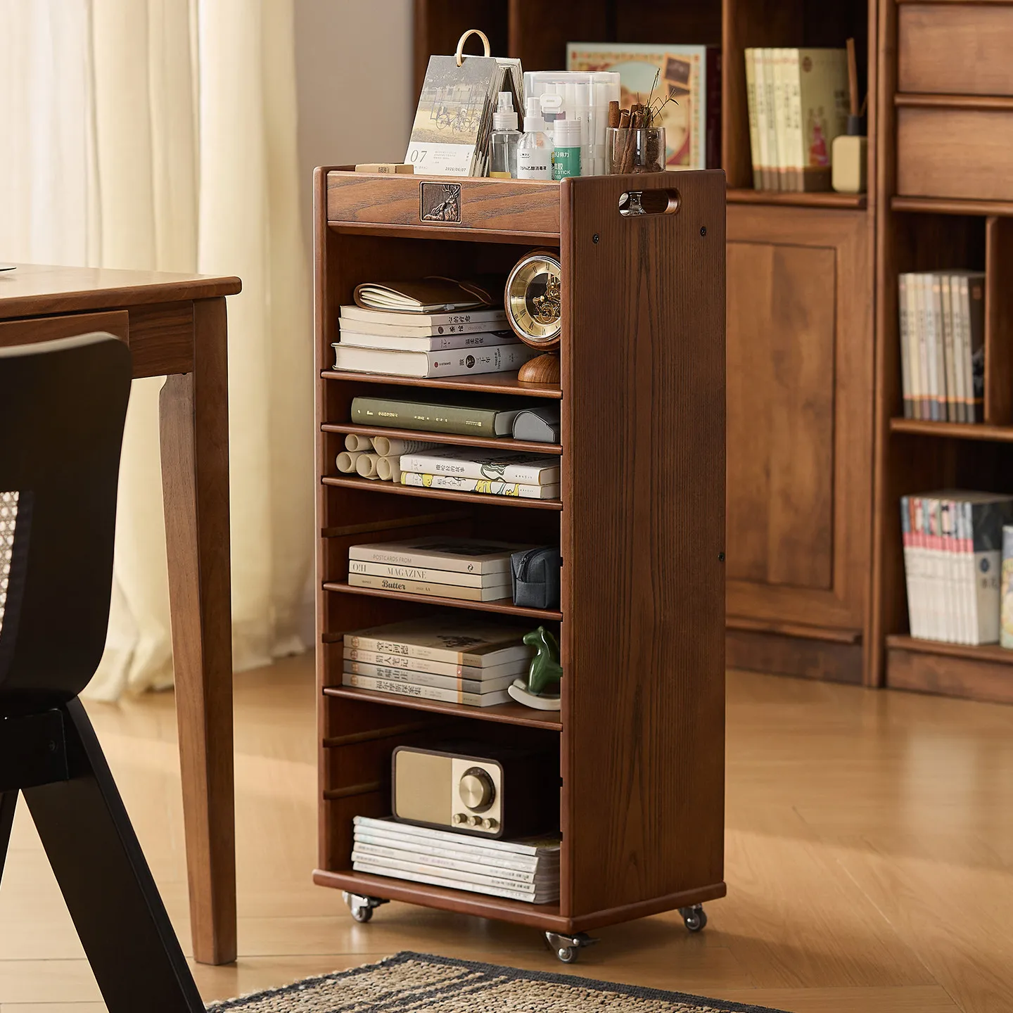 Floor-to-ceiling solid wood bookshelf Multifunctional shelf Children's picture books Book display locker
Floor-to-ceiling solid wood bookshelf Multifunctional shelf Children's picture books Book display locker