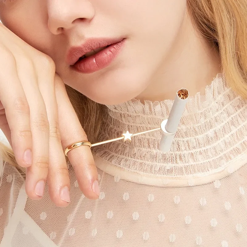 Lady Cigarette Smoking Ring Holder Thick Cigarette Holder Ring Rack Hand Free Gamer Cigarette Finger Clip Fashion Jewelry Gift
Lady Cigarette Smoking Ring Holder Thick Cigarette Holder Ring Rack Hand Free Gamer Cigarette Finger Clip Fashion Jewelry Gift